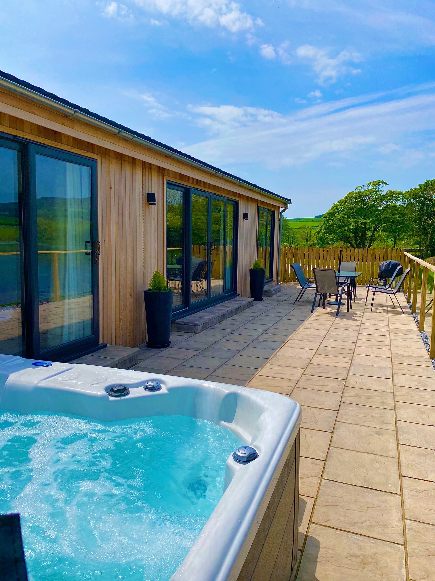 Bengairn Country Lodges - Hot Tub